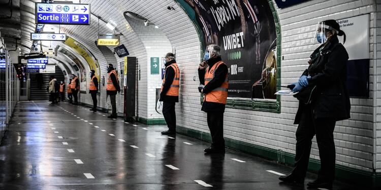 Coronavirus en Francia / metro de París