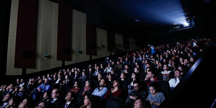 Hasta las salas de cine regresarán en Nueva Zelanda.