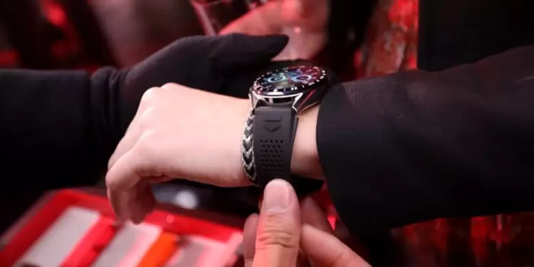 Smartwatch connected
