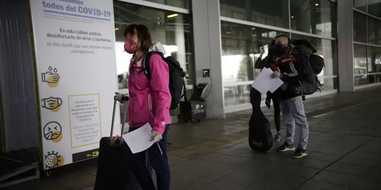 Cuarentena en Colombia / aeropuerto El Dorado / Vuelos humanitarios a Colombia