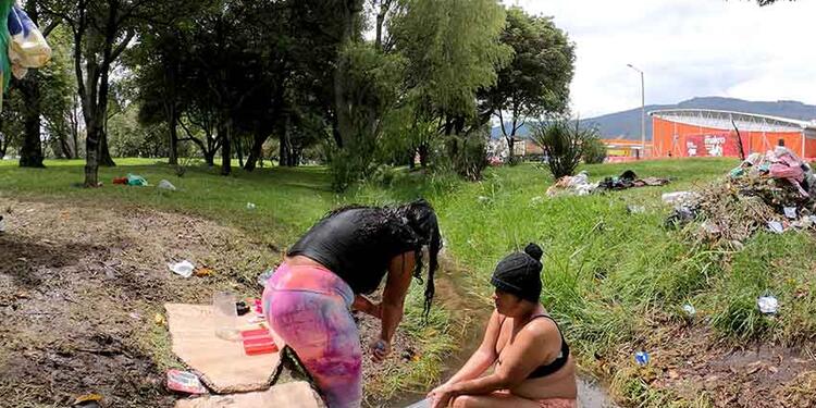 Migrantes venezolanos – crisis humanitaria en Bogotá – campamento de migrantes en Autopistas Norte