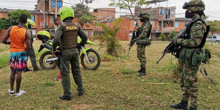 Familiares de los menores asesinados han denunciado supuestas irregularidades por parte de la Policía en el levantamiento de los cuerpos.