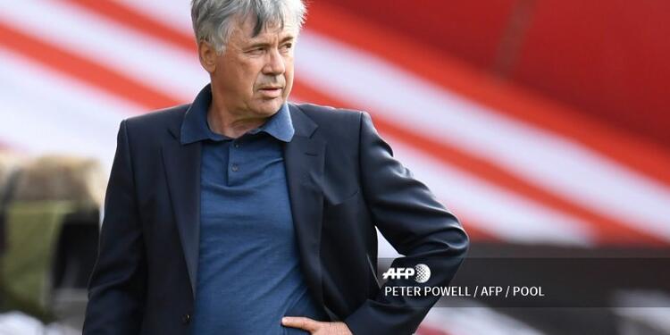 Ancelotti, técnico del Everton