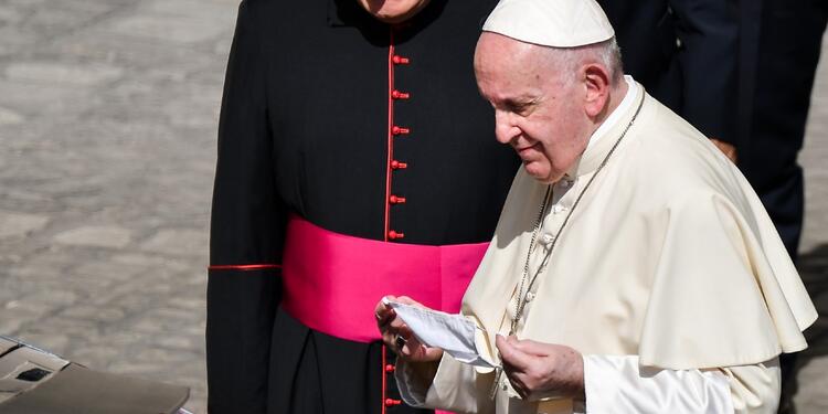 Papa Francisco con tapabocas