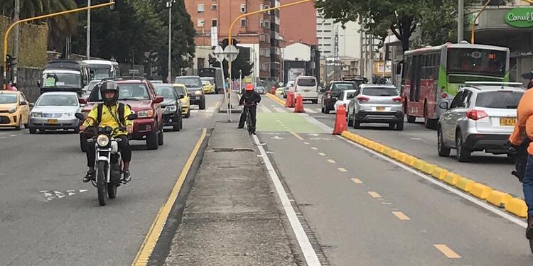 Las ciclorrutas permanentes han sido puestas en distintas vías de Bogotá.