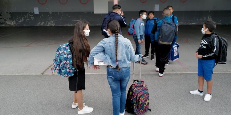 Regreso de niños a colegios