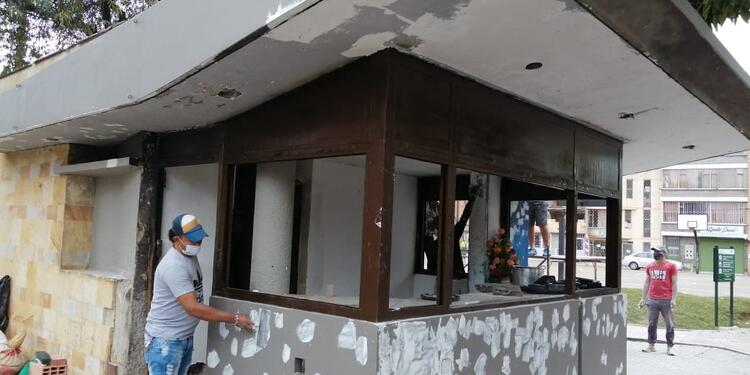 Vecinos reconstruyen CAI en Suba Rincón