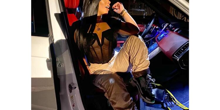 Influencer Pinky Curvy