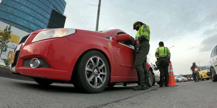 Multas a quienes incumplen pico y placa en Bogotá