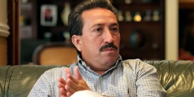 El exmandatario tiene una investigación por posible lavado de activos.
