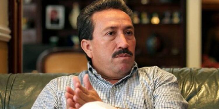El exmandatario tiene una investigación por posible lavado de activos.