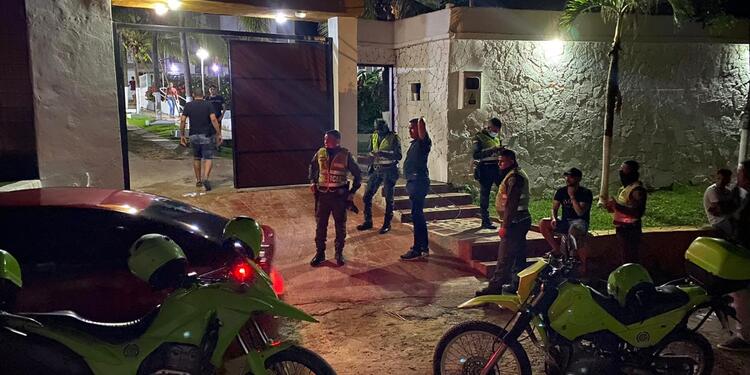 La Policía intervino las fiestas clandestinas.