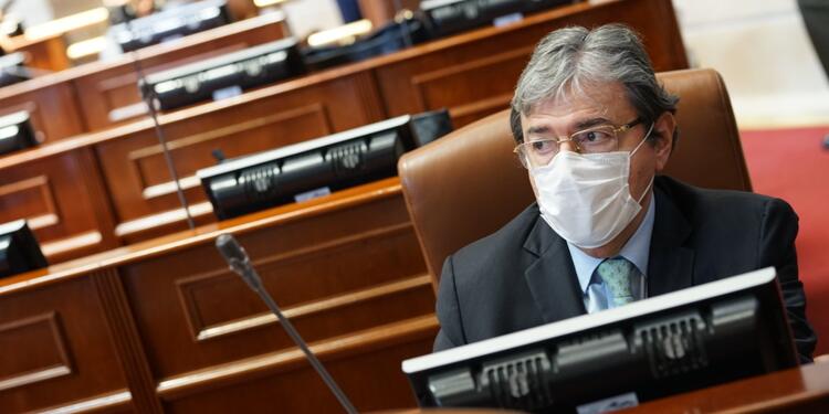 Carlos Holmes Trujillo en la votación de moción de censura en su contra.