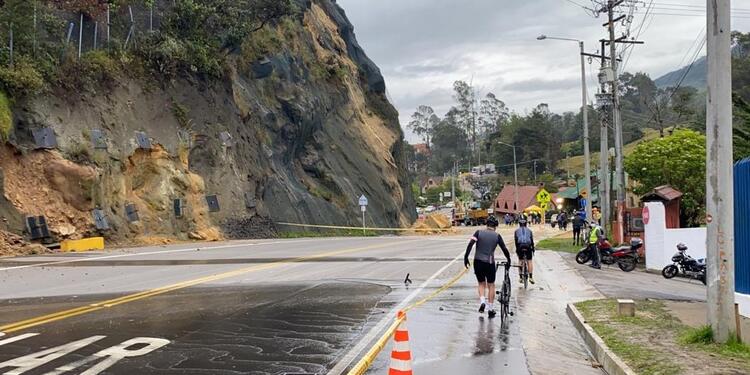Caída de rocas vía La Calera Caída de rocas vía La Calera
