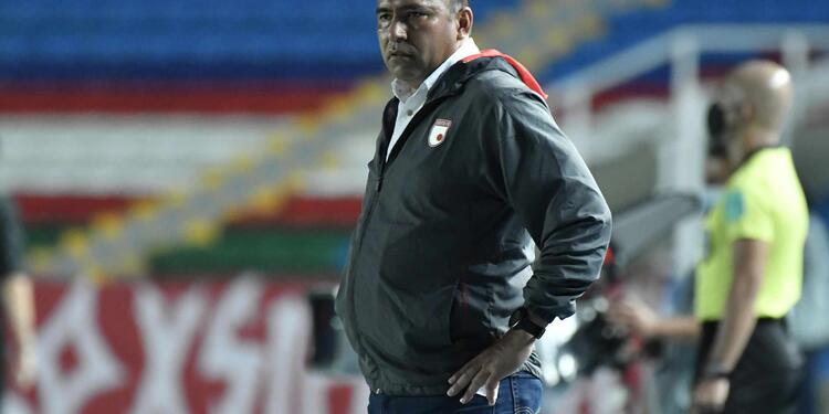 Hárold Rivera, técnico de Santa Fe