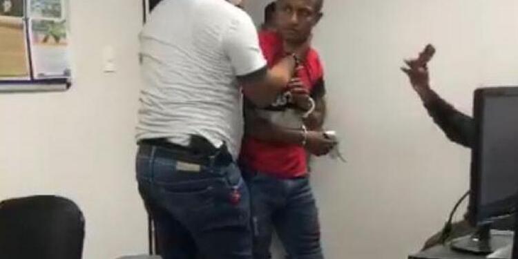 El joven fue golpeado por la Policía.