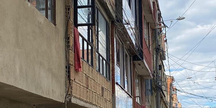 Vuelven los trapos rojos a casas de familias vulnerables en Bogotá