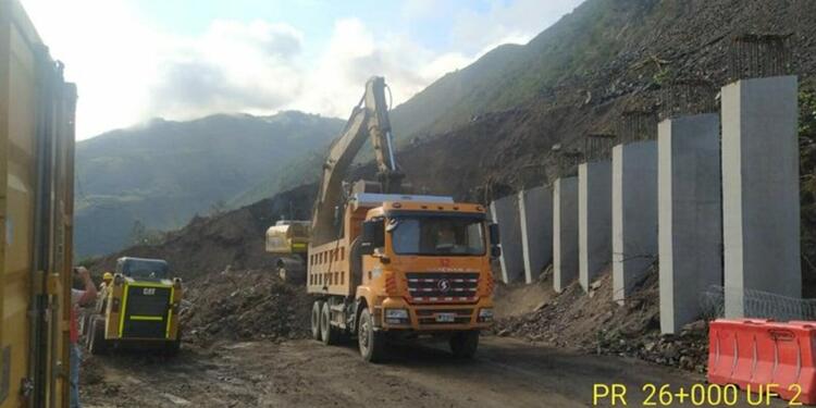 Remoción del derrumbe entre Dabeiba y Uramita, Antioquia.