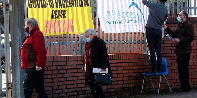 Vacunación contra covid-19 en Reino Unido