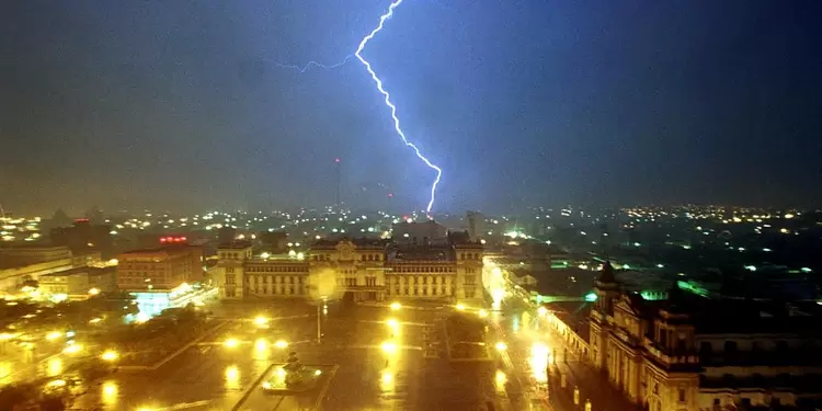 Rayo - Trueno Rayo - Trueno