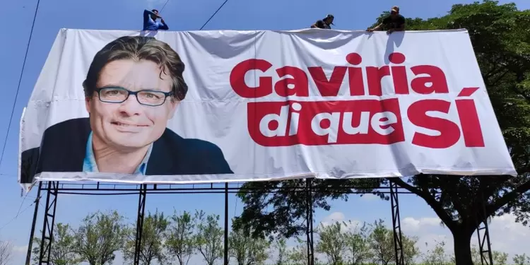 Alejandro Gaviria y las vallas en que le piden ser candidato en 2022.