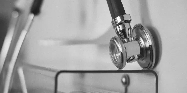 A los médicos no les han pagado sus salarios