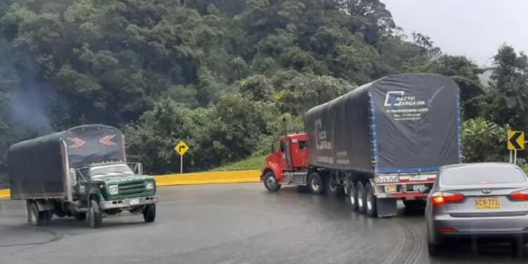 Vía La Línea - Archivo RCN Radio Quindío