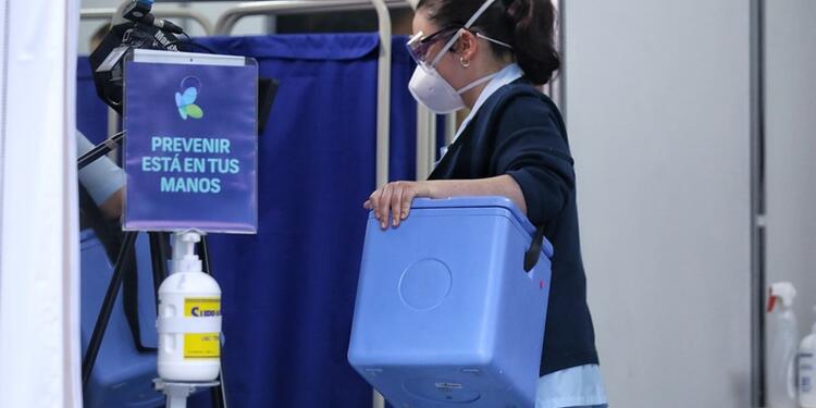 Comenzó la vacunación contra la covid-19 en Bogotá