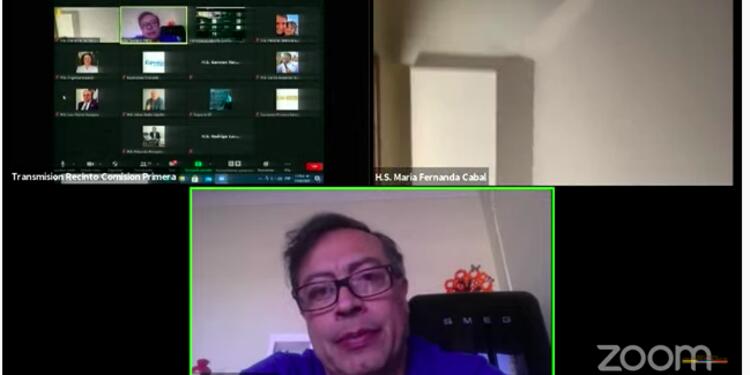 Gustavo Petro en sesión virtual
