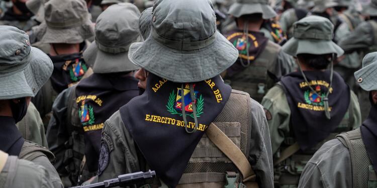 Militares venezolanos están enfrentados con disidencias de las Farc.