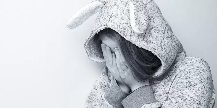 Niña llorando - maltrato a niños En Colombia queda prohibido el castigo físico a los niños