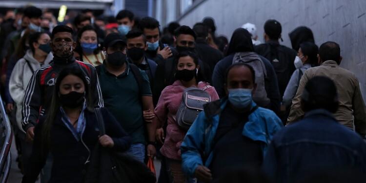Aglomeración en Transmilenio en medio de tercer pico de coronavirus