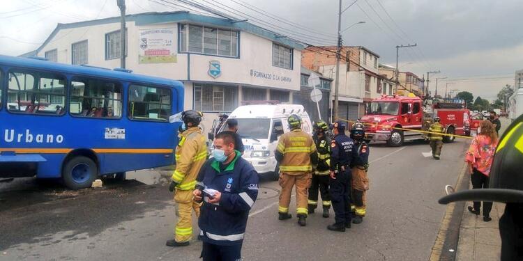 Bus del SITP choca contra una vivienda en Bogotá