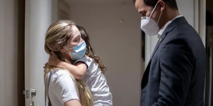 Juan Guaidó y su esposa Fabiana Rosales
