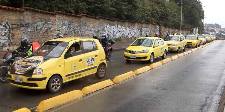 Taxistas: plan tortuga en Bogotá
