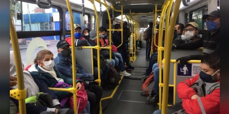 Viaje en un articulado de Transmilenio, en Bogotá