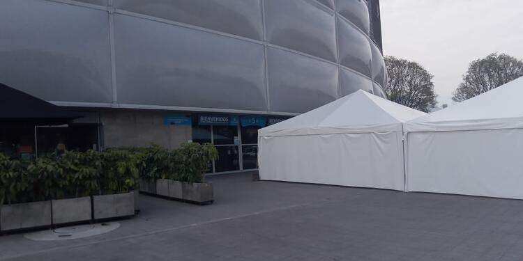 Puesto de vacunación anticovid, en el Movistar Arena de Bogotá.