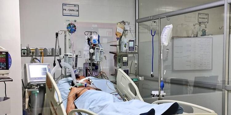 Hospitales Camas UCI Colombia
