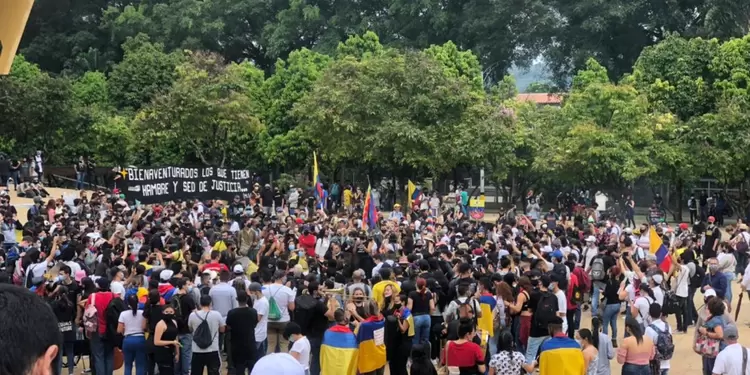 Referencia marchas en Medellín.