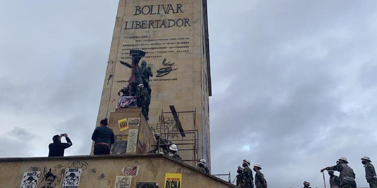 Vandalismo en el Monumentos a los Héroes