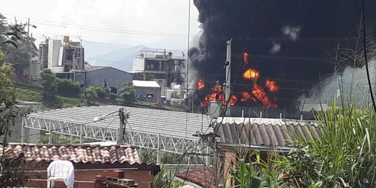 Incendio en empresa de Girardota, Antioquia.