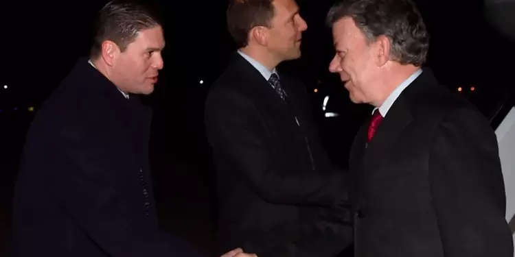 Juan Carlos Pinzón y Juan Manuel Santos