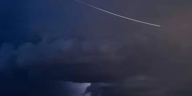 Meteoro - cometa - objeto luminoso