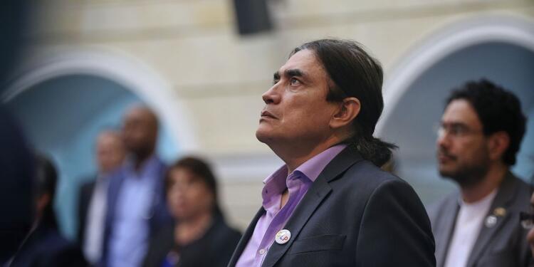 gustavo bolivar, a versión libre por financiación de primera línea gustavo bolivar, a versión libre por financiación de primera línea