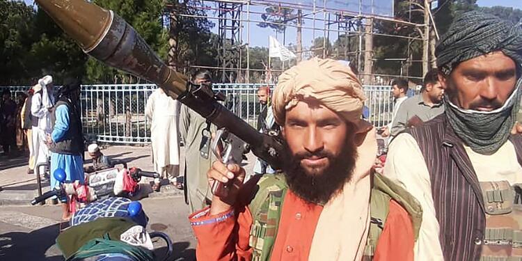 Los talibanes toman el control de Kabul