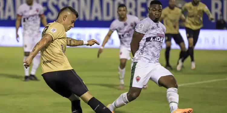 Águilas Doradas Vs. Patriotas