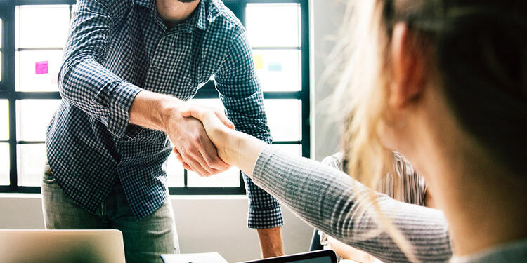 Entrevista de trabajo y contratación Entrevista de trabajo y contratación