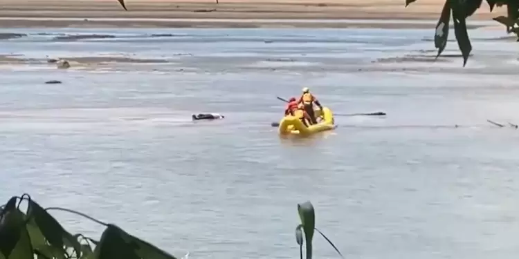 Hombre en el río