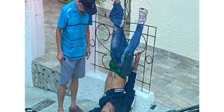 Ladrón patas arriba