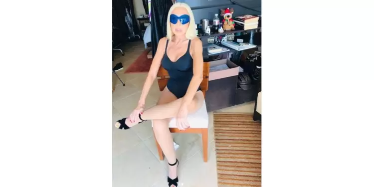 Laura Bozzo, en vestido de baño a sus 70 años